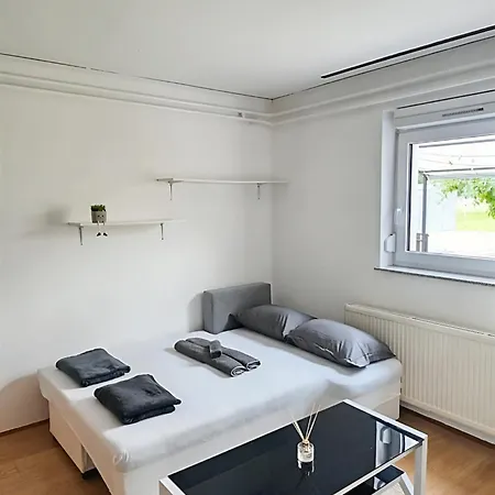 Accesible For Four Free Parking Free Wifi Apartment